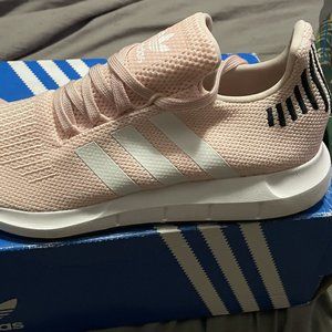 Womens Adidas Swift Run